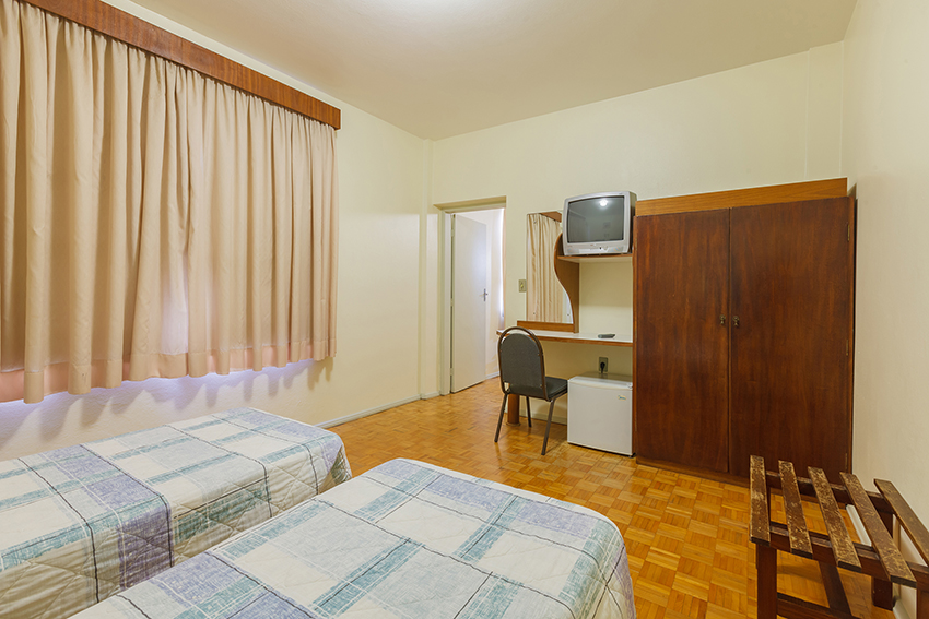 Apto 208 05 - Apartamento Standard - Triplo Solteiro