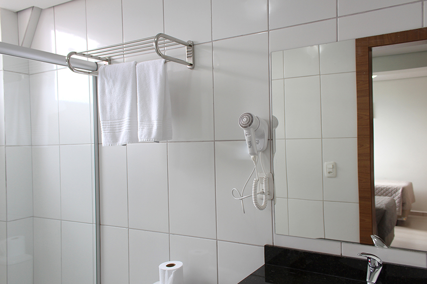 Apartamento Luxo Triplo - Banheiro